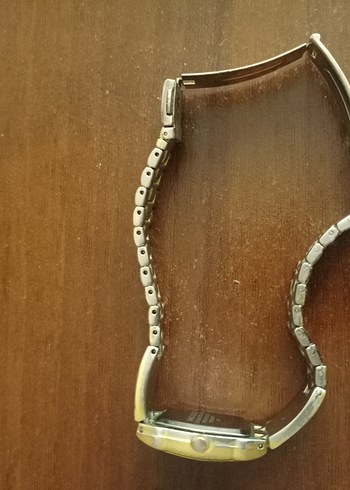 Klasik Şıklıkta Altın Kadın Kol Saati - Görsel 2