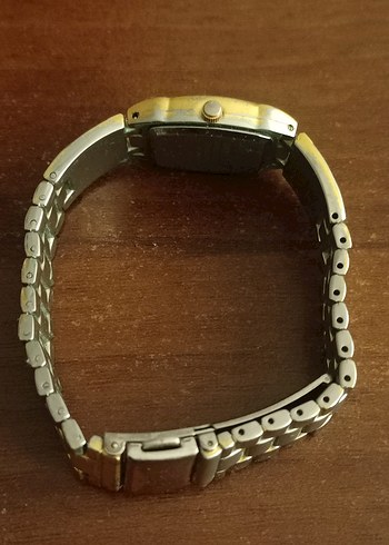 Klasik Şıklıkta Altın Kadın Kol Saati - Görsel 4