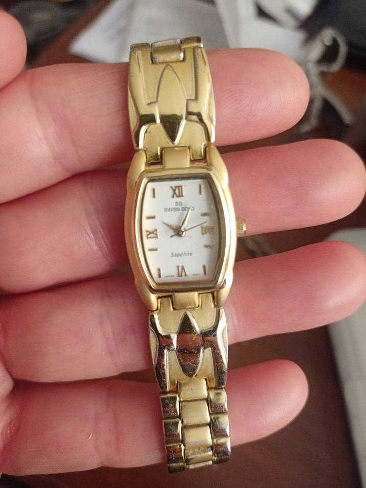 Klasik Şıklıkta Altın Kadın Kol Saati - Görsel 3