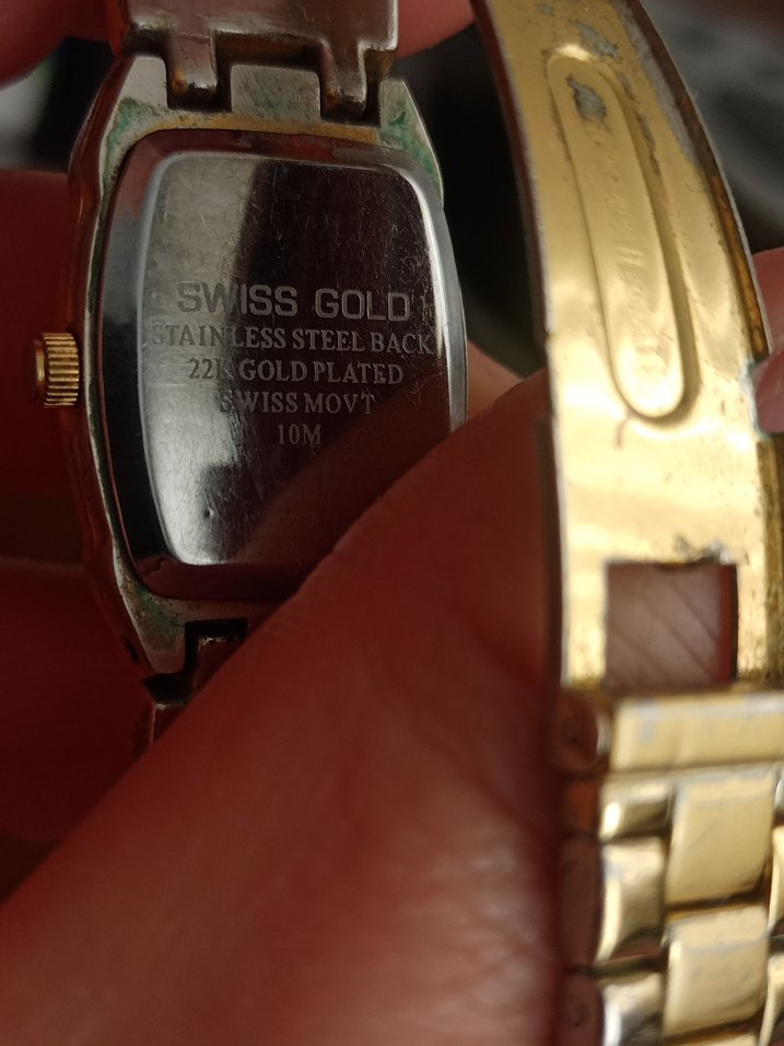 Klasik Şıklıkta Altın Kadın Kol Saati - Görsel 5