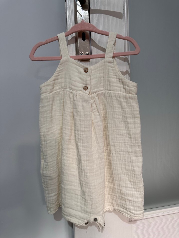 Düğmeli Nakışlı Beyaz Bebek Kız Tulum - Görsel 2