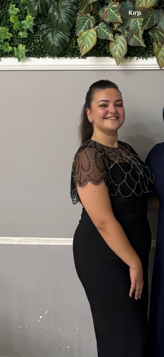 Siyah taşlı pelerin - Görsel 2