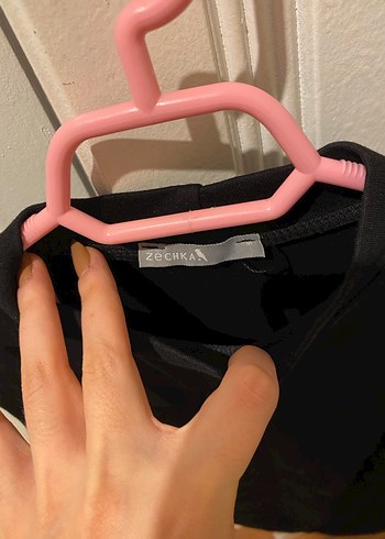 Siyah Balikci Yakalı Kolsuz Crop Top - Görsel 3