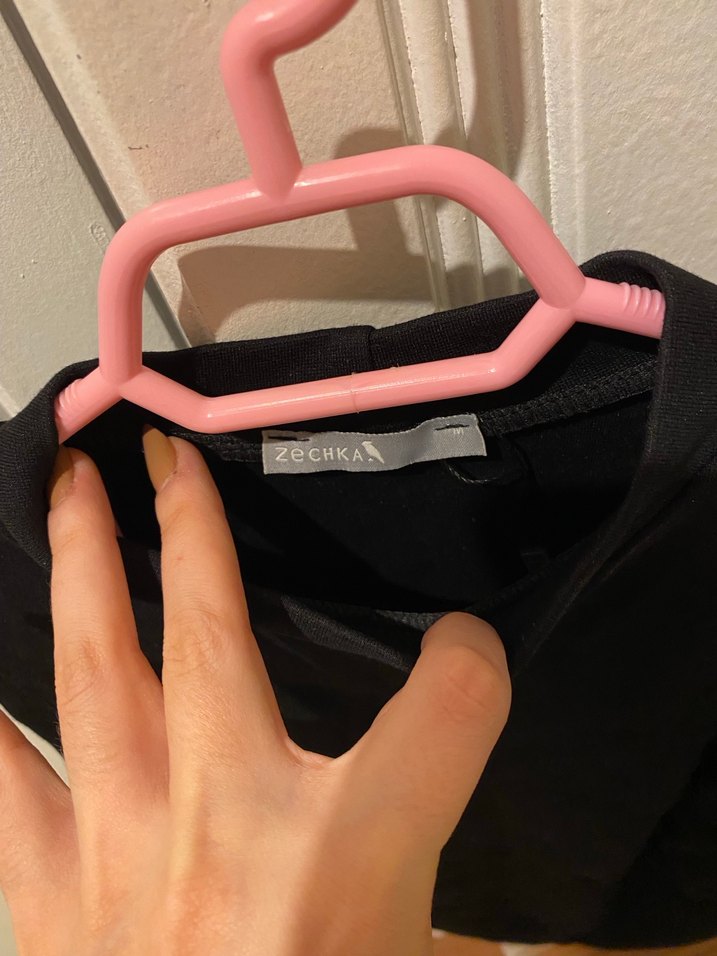 Siyah Balikci Yakalı Kolsuz Crop Top - Görsel 3