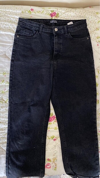 siyah straight jean defacto