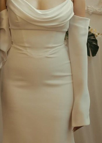 Nişan elbisesi