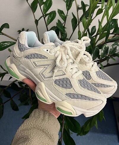 NEW BALANCE 9060 BRİCKS