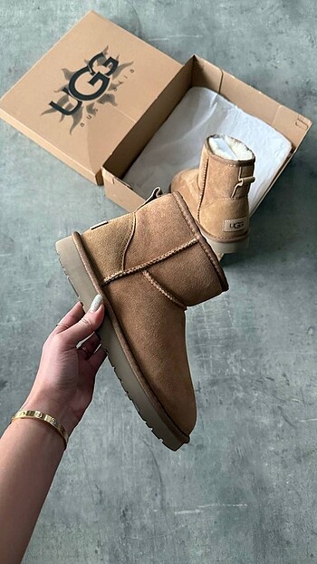 Ugg mini Classic Taba