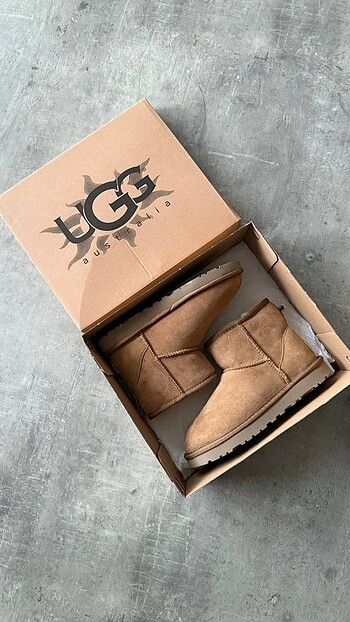 Ugg Ugg mini Classic Taba