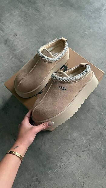Ugg Tazz Sand