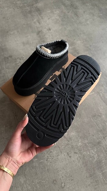 39 Beden siyah Renk Ugg Tazz Siyah