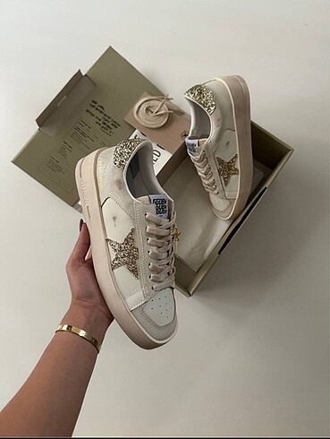 GOLDEN GOOSE DELUXE