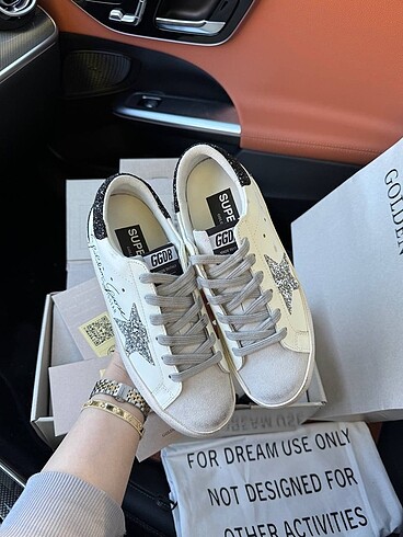 36 Beden beyaz Renk GOLDEN GOOSE DELUXE