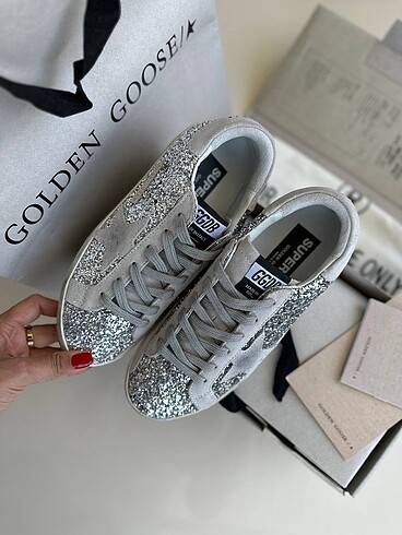 37 Beden beyaz Renk GOLDEN GOOSE DELUXE
