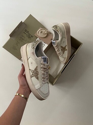 GOLDEN GOOSE DELUXE