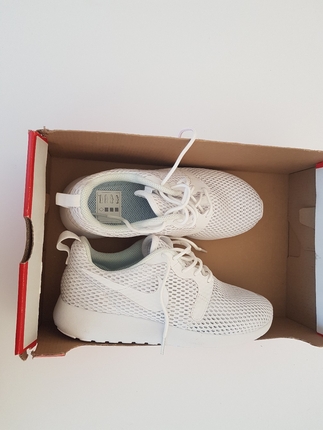 nike beyaz yeni