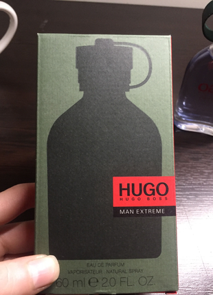 Hugo Boss Sıfır, kutusunda Hugo Boss parfüm. 