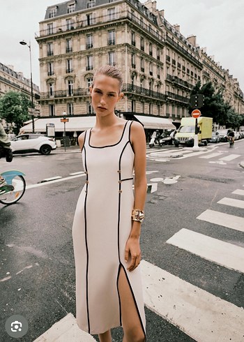 Beyaz Siyah Şeritli Uzun Elbise - Görsel 2