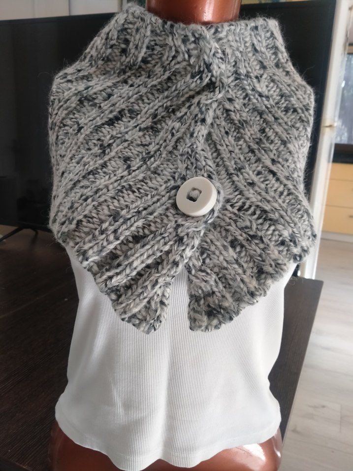 Miss sıxty El örgüsü boyunluk yaka - Görsel 2