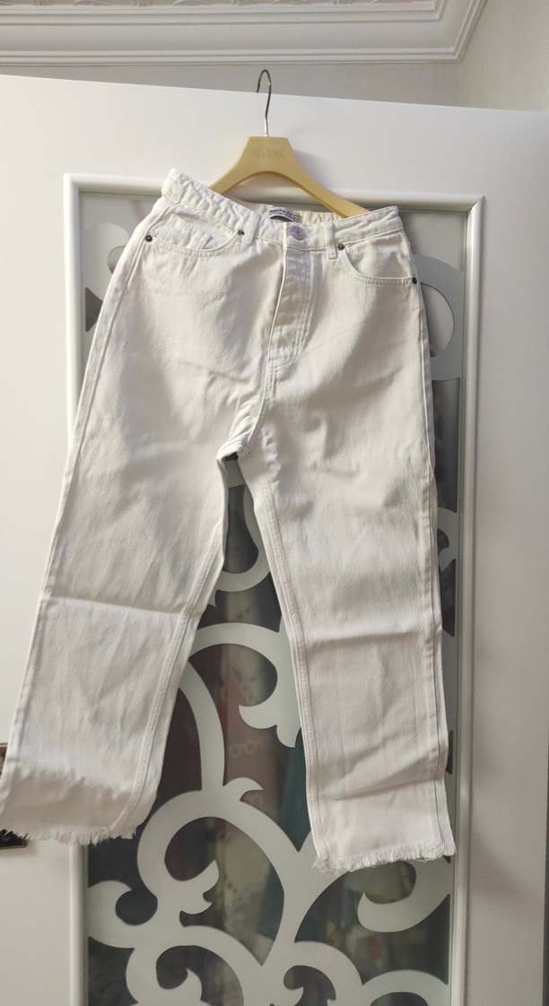 Beyaz Düğmeli Rahat Kesim Midi Kot Pantolon - Görsel 3