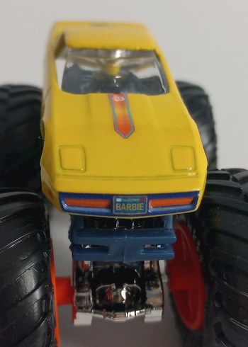 Barbie Corvette canavar kamyon