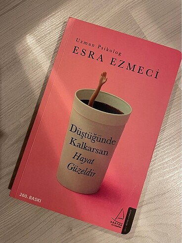 Esra Ezmeci - Düştüğünde kalkarsan hayat güzeldir