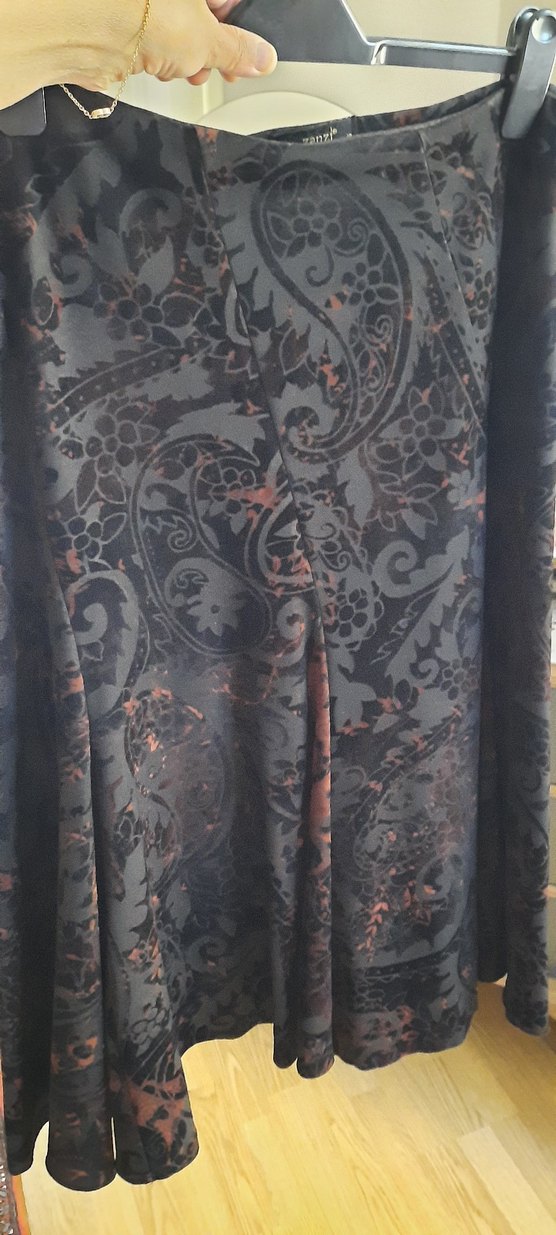 Desenli Gri Drapeli Uzun Hamile Eteği - Görsel 2