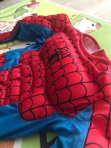 6 Yaş Beden H&M lisanslı Spiderman kostümü