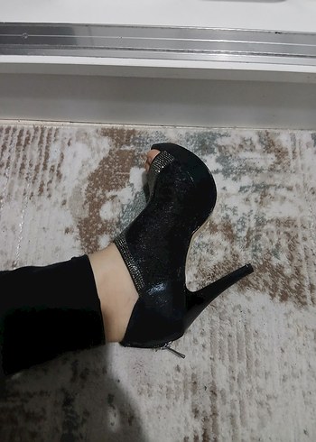 Parlak Siyah Seksi Topuklu Gece Ayakkabısı - Görsel 7