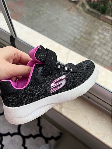 Skechers simli