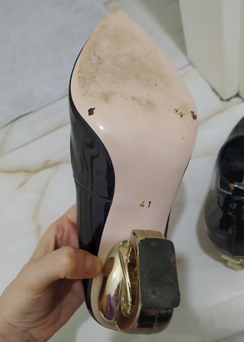 41 Beden siyah Renk Zincir Detaylı Siyah Parlak Stiletto