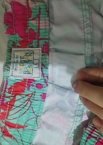 Turkuaz Renkli Çiçek Desenli Kadın Bermuda Şort - Görsel 3