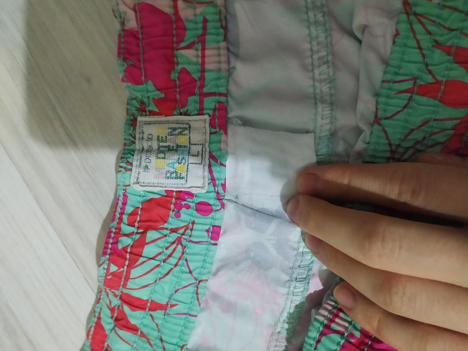 Turkuaz Renkli Çiçek Desenli Kadın Bermuda Şort - Görsel 3