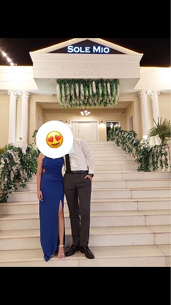 Mavi uzun yırtmaçlı elbise