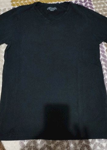 Erkek Siyah V Yaka Kısa Kollu Tişört