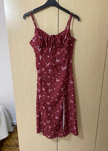 Bordo Çiçek Desenli Askılı Midi Elbise