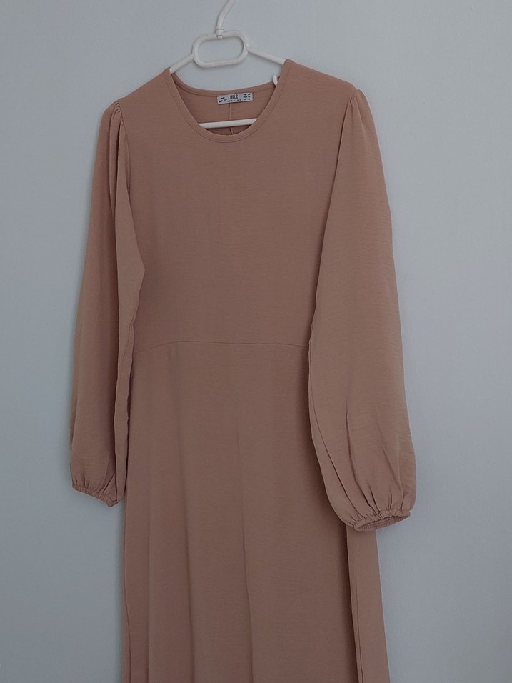 Bej Fırfırlı Tesettür Ayrobin Şık Sade Elbise - Görsel 4