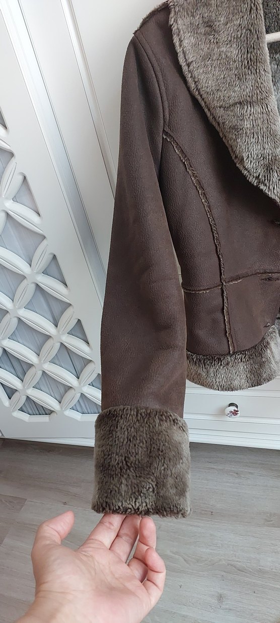 Adil Işık kalitesi ile Kürklü Kahverengi nubuk Kadın Ceket - Görsel 4