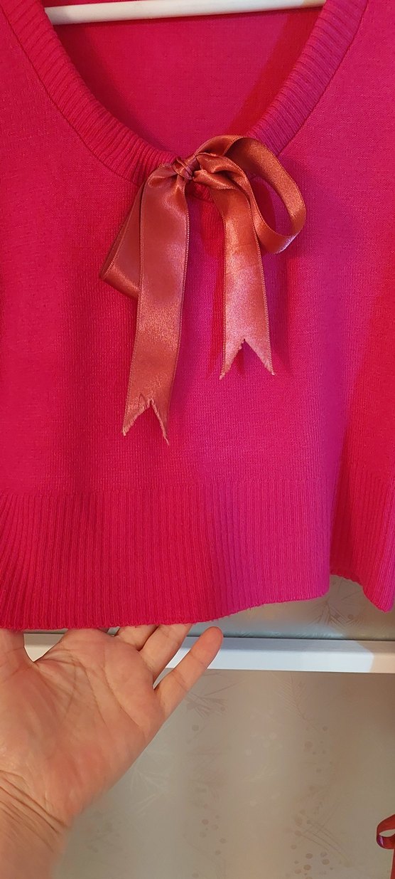 Pembe yuvarlak Yaka Fiyonklu Kadın Triko - Görsel 4