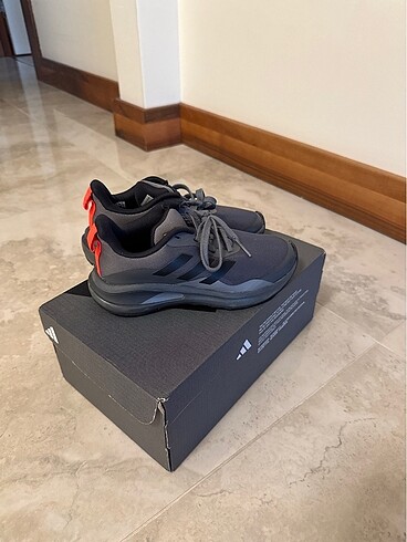 Adidas Çocuk ayakkabı