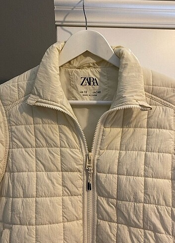 ZARA KREM RENGİ MONT 