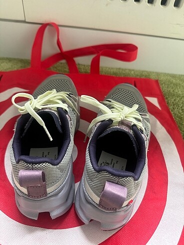 36 Beden gri Renk On Sneaker Amerikan Alınmış Hiç Giyilmemiş