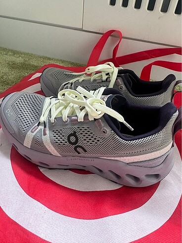 On Sneaker Amerikan Alınmış Hiç Giyilmemiş
