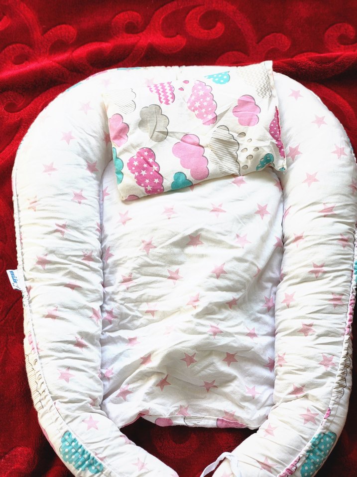 Çok Renkli Bulut Desenli Bebek Uyku Minderi - Görsel 3