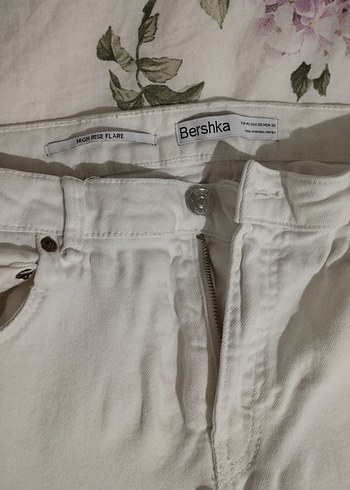bershka beyaz flare jean - Görsel 3