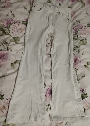 bershka beyaz flare jean - Görsel 2