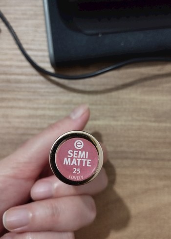 essence semi matte ruj - Görsel 2