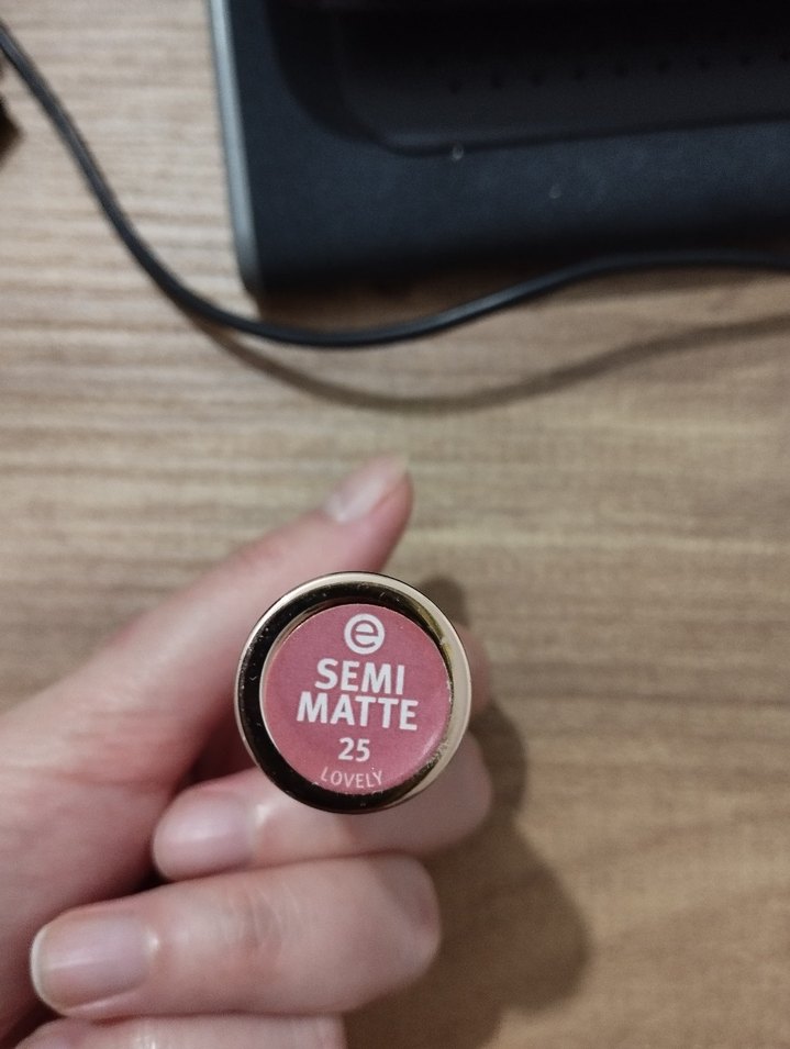 essence semi matte ruj - Görsel 2