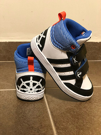 23 numara Adidas korsanlı spor ayakkabı