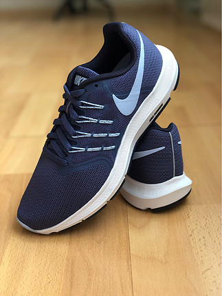 37,5 numara Nike Run Swift koşu ayakkabısı